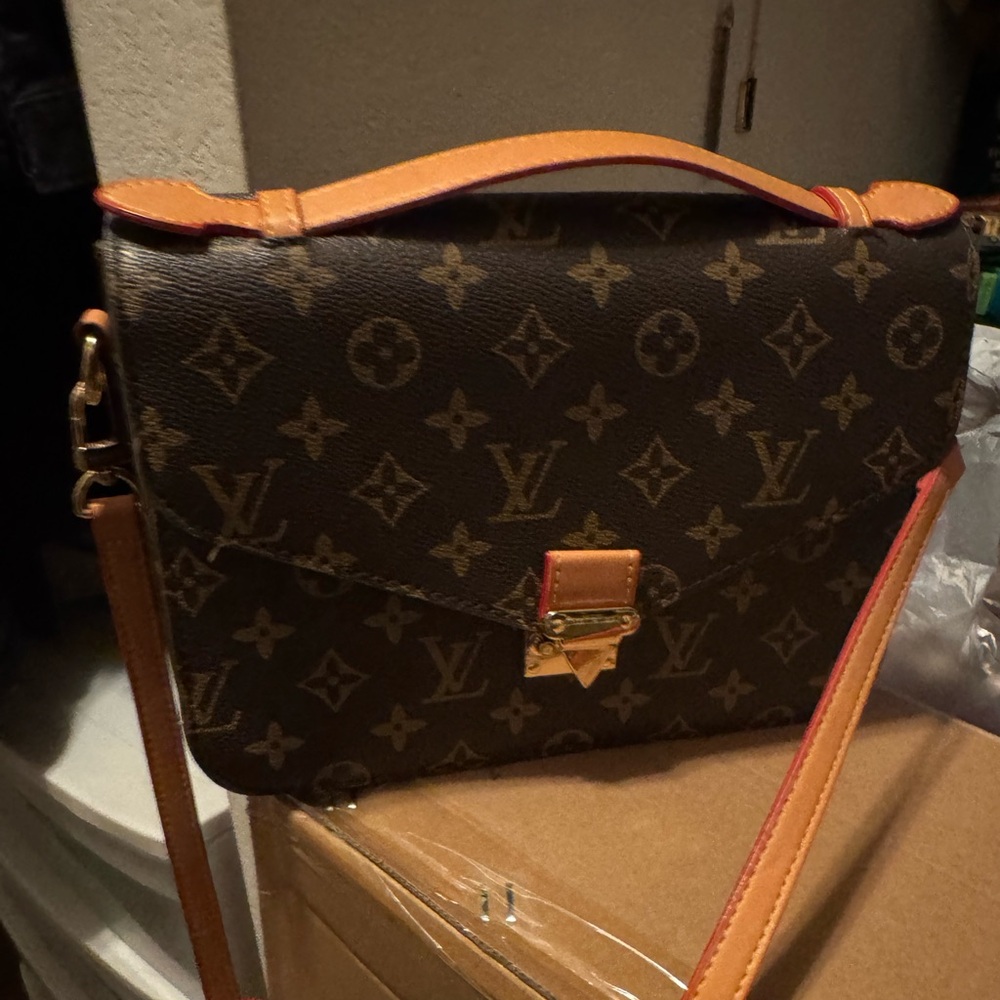 Crossbody bag. In perfect condition.